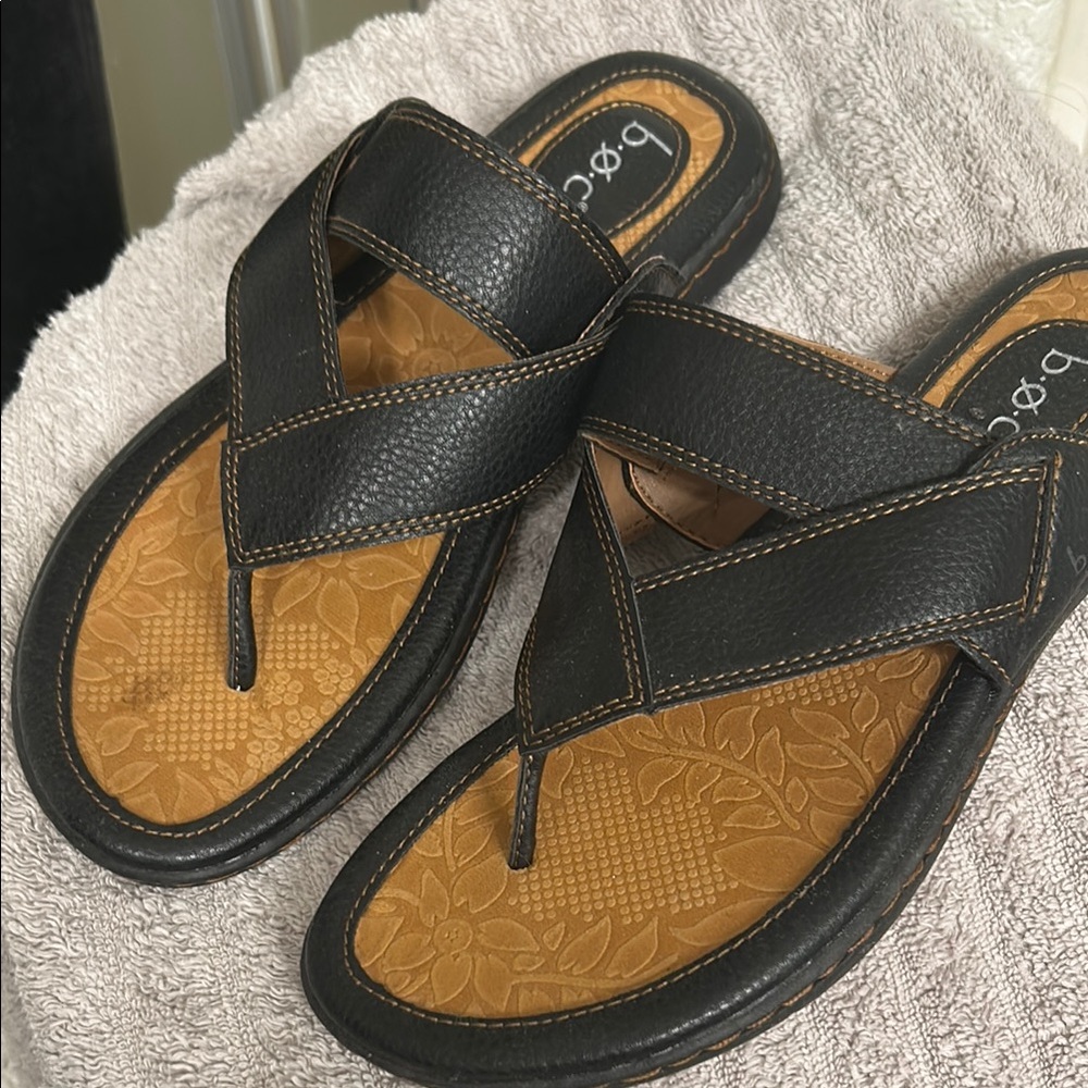 b.o.c. Black and Tan Sandals with V-Shaped Strap